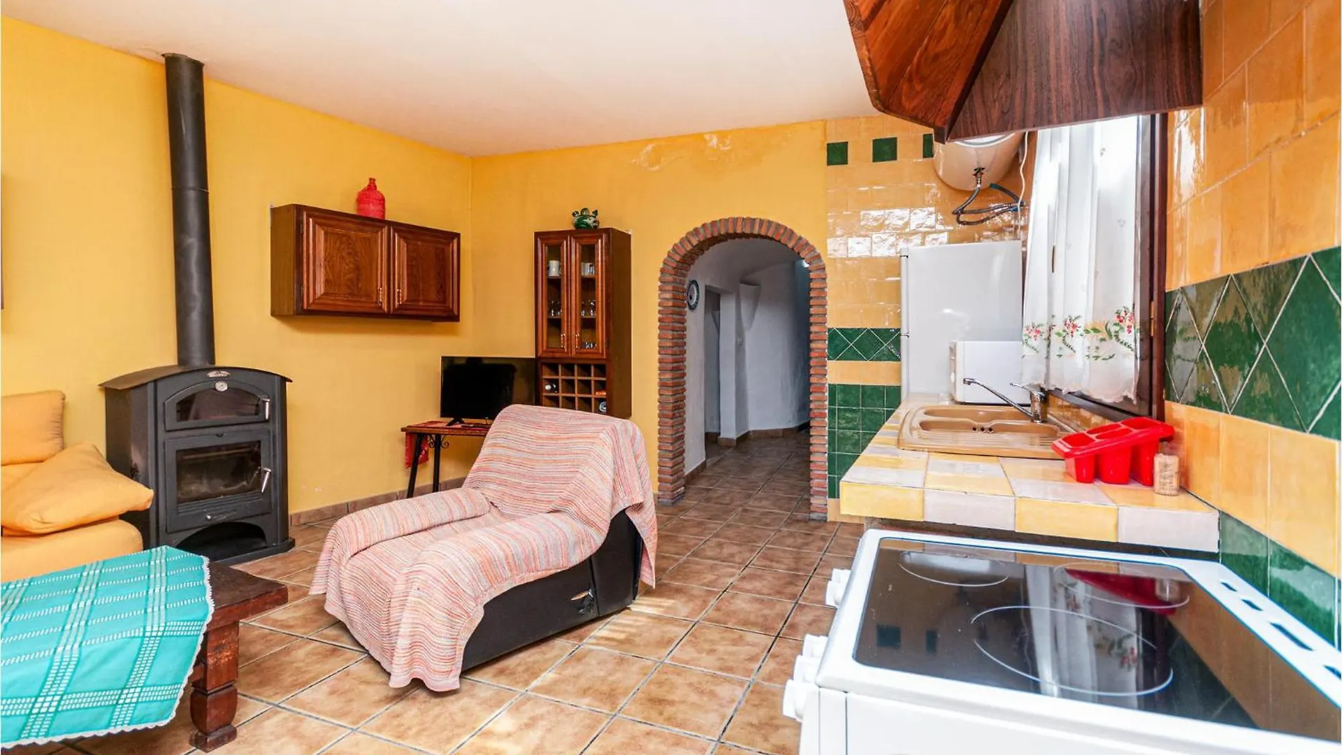 Cozy Home In Cuevas Del Campo With Wifi Holiday home